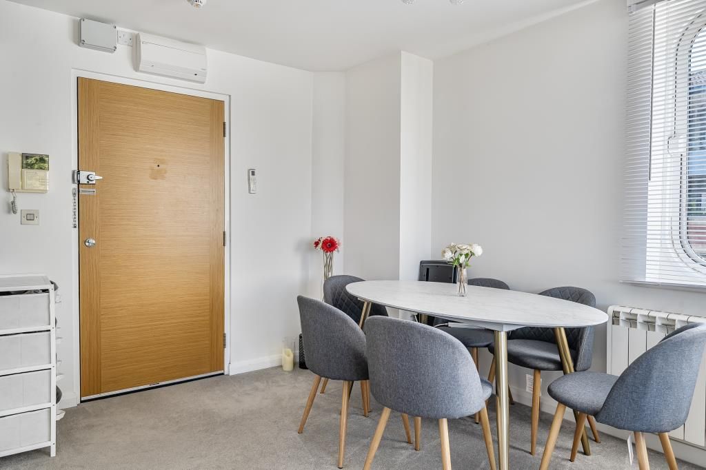 2 bed flat for saleWestlea, Swindon SN5 photo 4