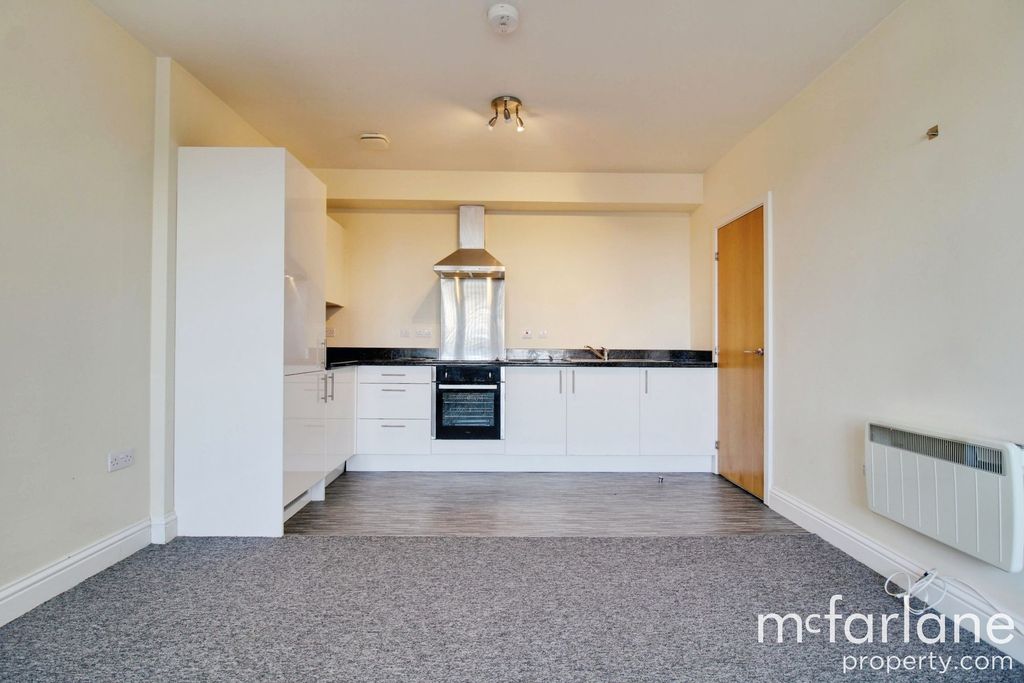 Additional image 5 of 2 bed flat for saleFarnsby Street, Swindon SN1