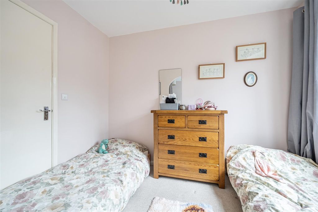 Additional image 11 of 3 bed terraced house for saleForest Road, Crowthorne, Berkshire RG45