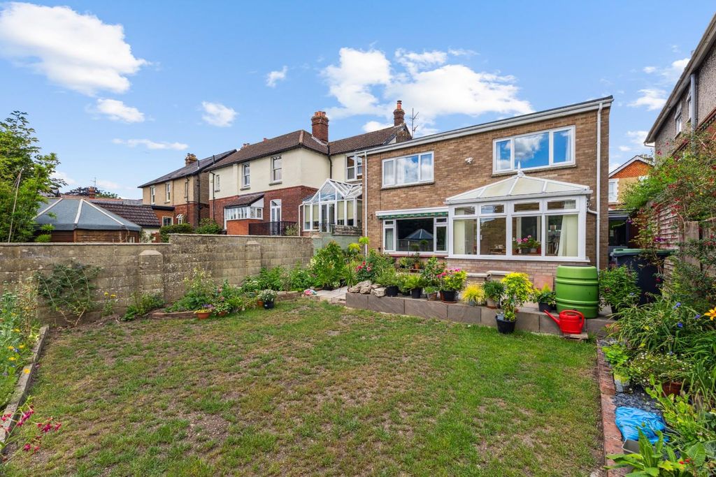 Additional image 16 of 3 bed property for saleVictoria Road, Salisbury SP1