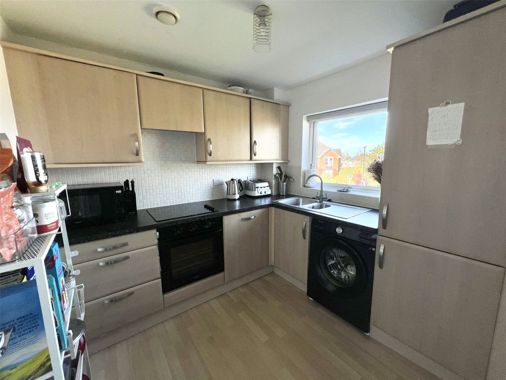 Additional image 3 of 2 bed flat for saleChain Court, Old Town, Swindon SN1