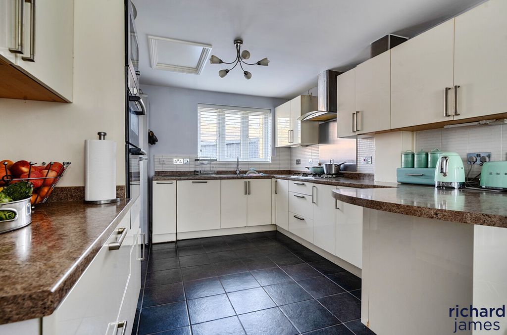Additional image 4 of 4 bed detached house for saleCharmind Walk, Haydon Wick, Swindon SN25