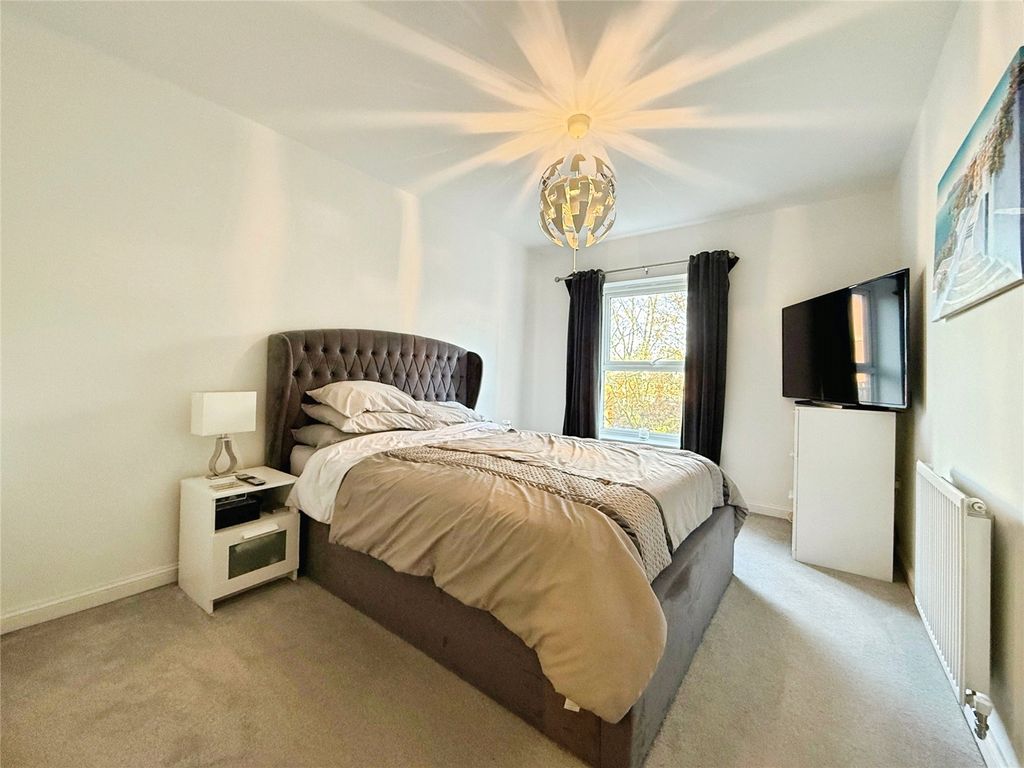 Additional image 6 of 2 bed flat for saleEdrich Grange, Crowthorne, Berkshire RG45