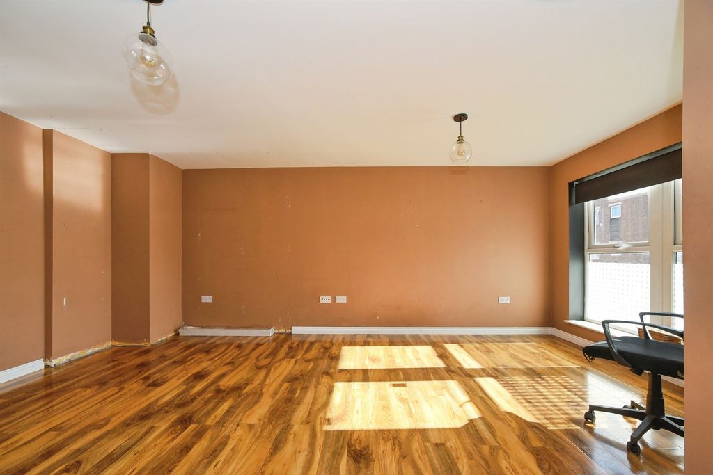 Additional image 2 of 2 bed flat for saleChain Court, Swindon SN1
