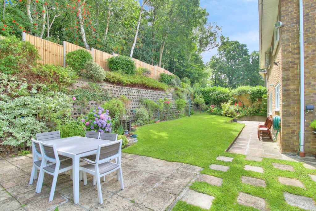 Additional image 20 of 4 bed detached house for saleBeech Glen, Bracknell RG12