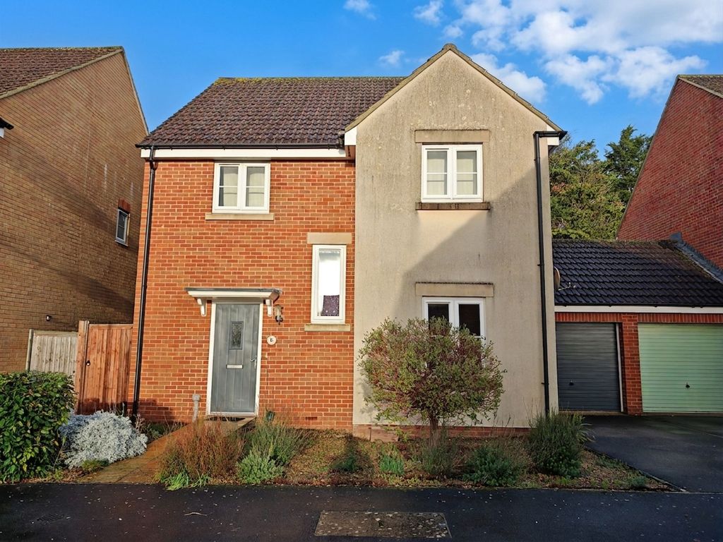 4 bed property for saleThe Moldens, Trowbridge BA14
