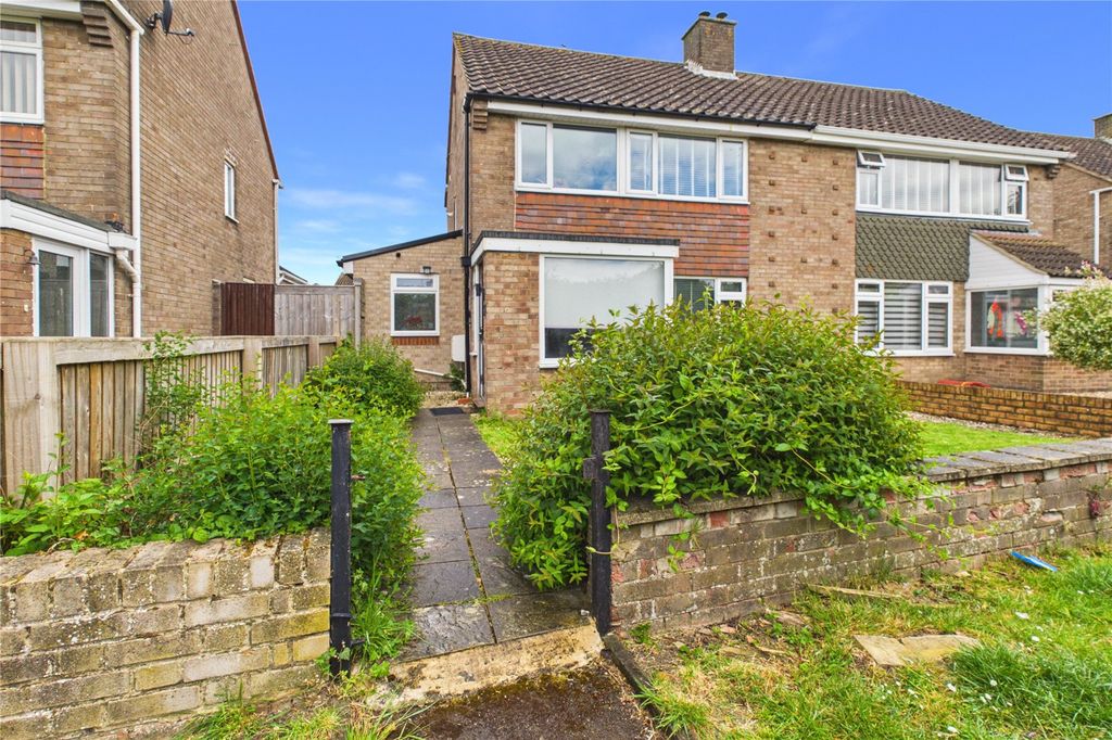 3 bed semi-detached house for saleSouthbrook Street, Rodbourne Cheney, Swindon SN2