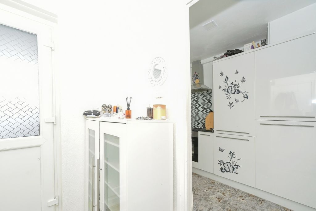 Additional image 12 of 2 bed flat for saleStaverton Way, Swindon, Wiltshire SN2