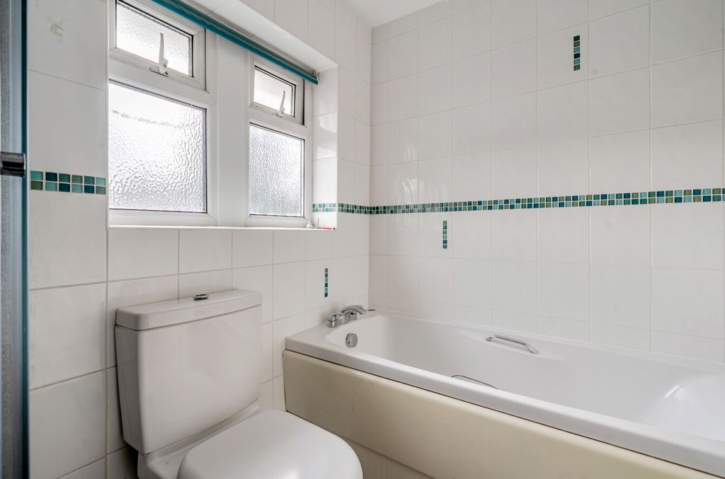 Additional image 18 of 3 bed terraced house for saleSouth Lynn Crescent, Bracknell, Berkshire RG12