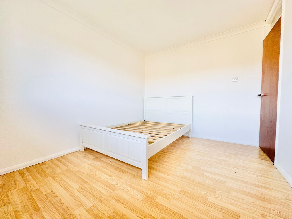 Additional image 10 of 3 bed semi-detached house for saleOverbrook, Swindon SN3