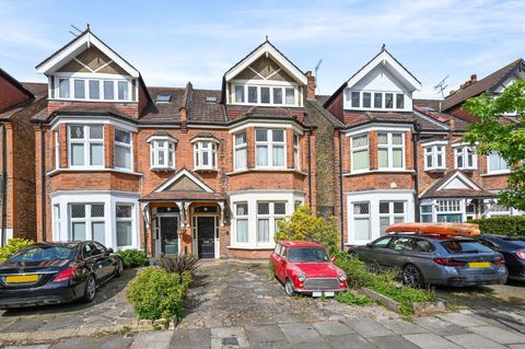 Hollingbourne Gardens, Ealing W13