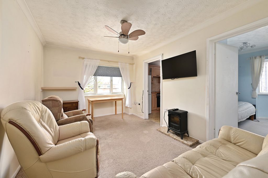 Additional image 3 of 2 bed flat for saleBroom Way, Blackwater, Camberley GU17
