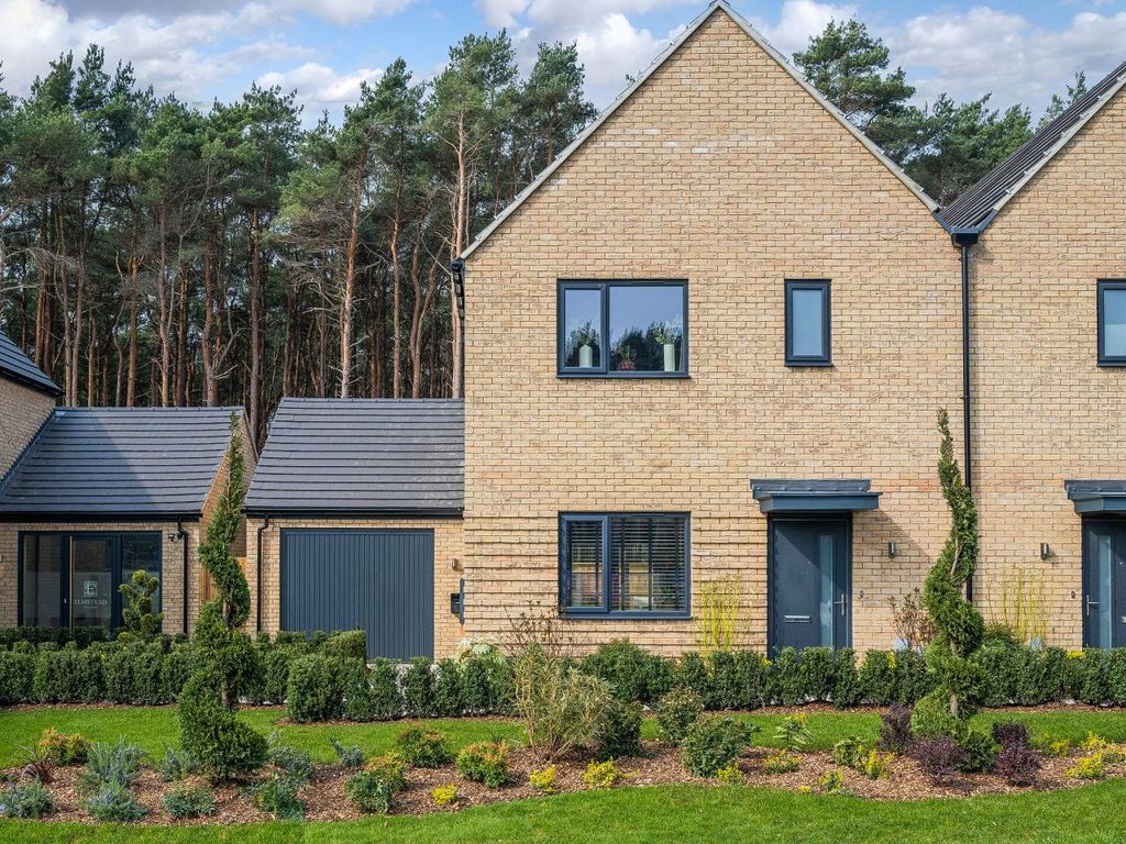 3 bed semi-detached house for sale1 Bream Way, Wokingham RG40