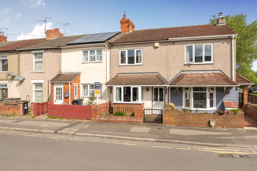 3 bed terraced house for saleBright Street, Gorse Hill, Swindon SN2
