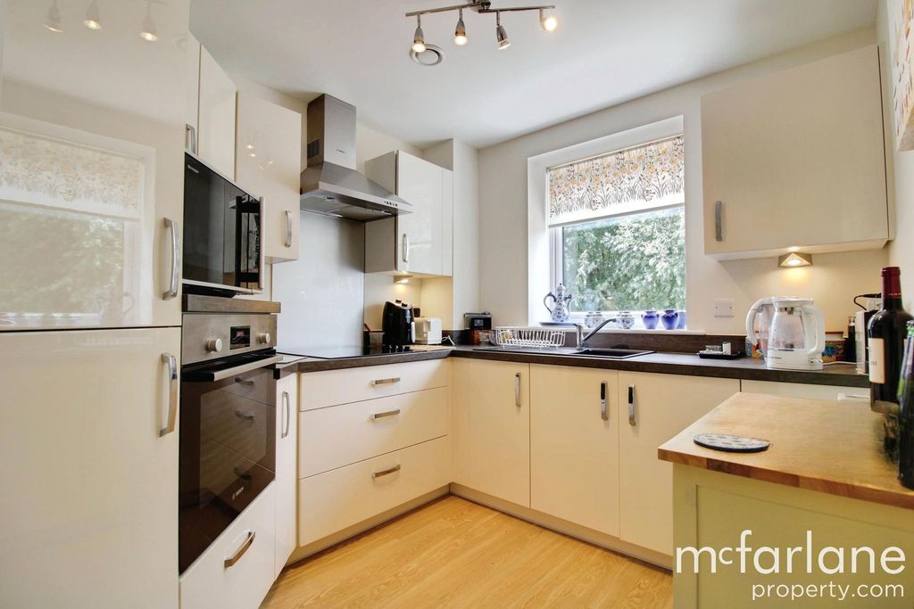 1 bed flat for saleLowry Way, Swindon SN3 photo 3
