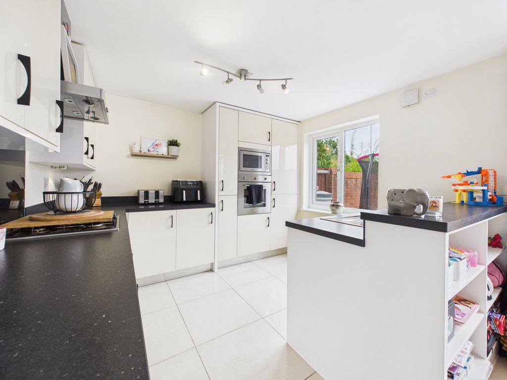 Additional image 4 of 4 bed semi-detached house for saleHastings Drive, Calne, Wiltshire SN11