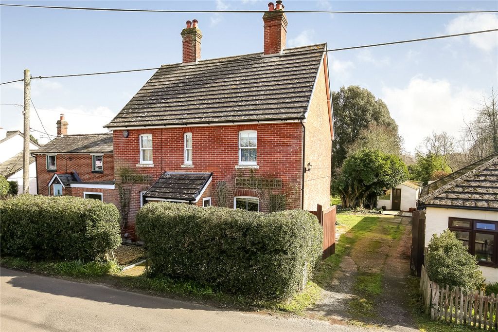 4 bed country house for saleCanada Road, West Wellow, Romsey, Hampshire SO51
