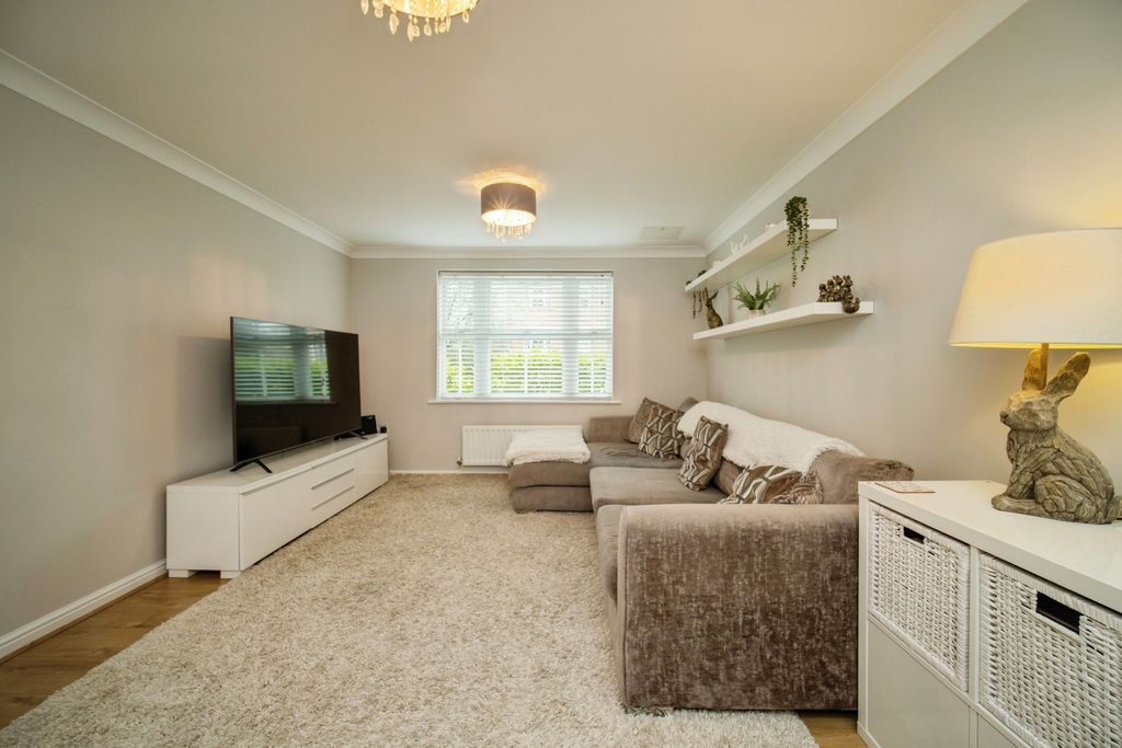 Additional image 14 of 2 bed flat for saleSycamore Rise, Bracknell RG12