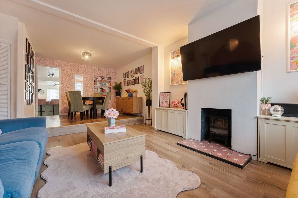 Additional image 9 of 4 bed terraced house for saleWyndham Road, Salisbury SP1