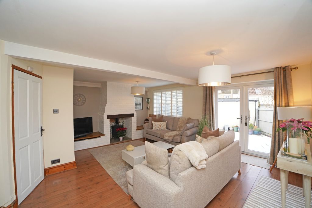 Additional image 3 of 3 bed semi-detached house for saleLechlade Road, Highworth SN6
