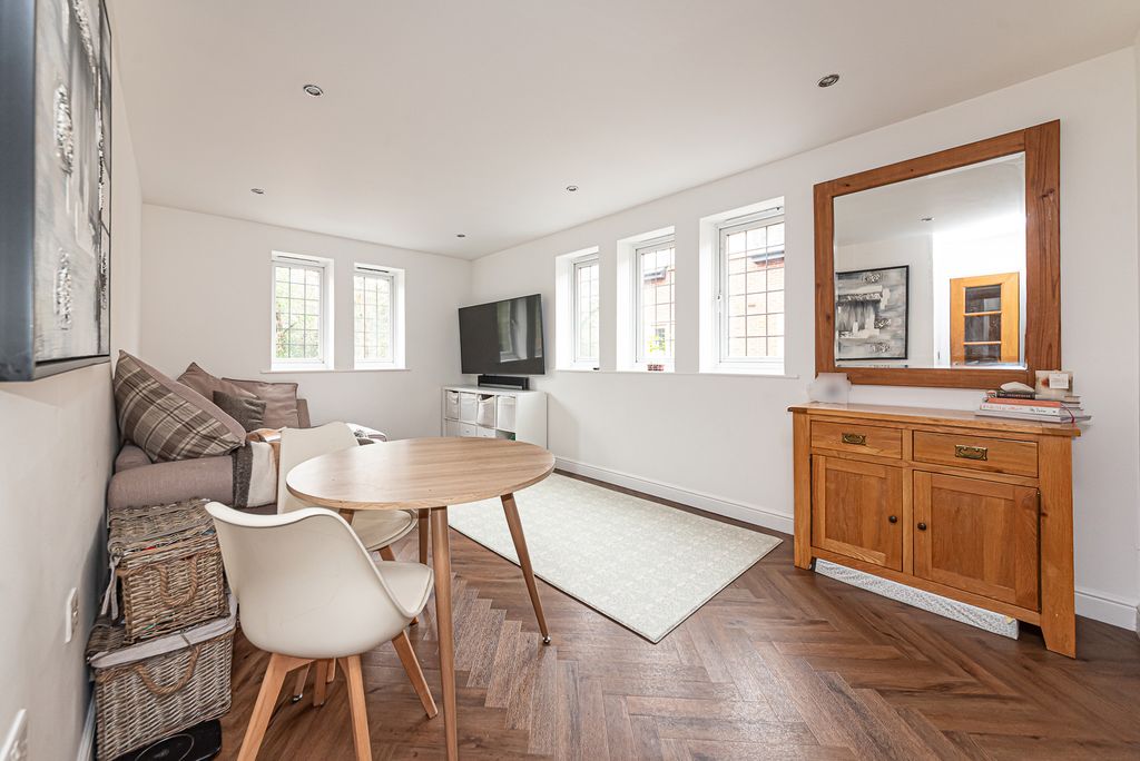 Additional image 2 of 2 bed flat for saleLondon Road, Ascot SL5