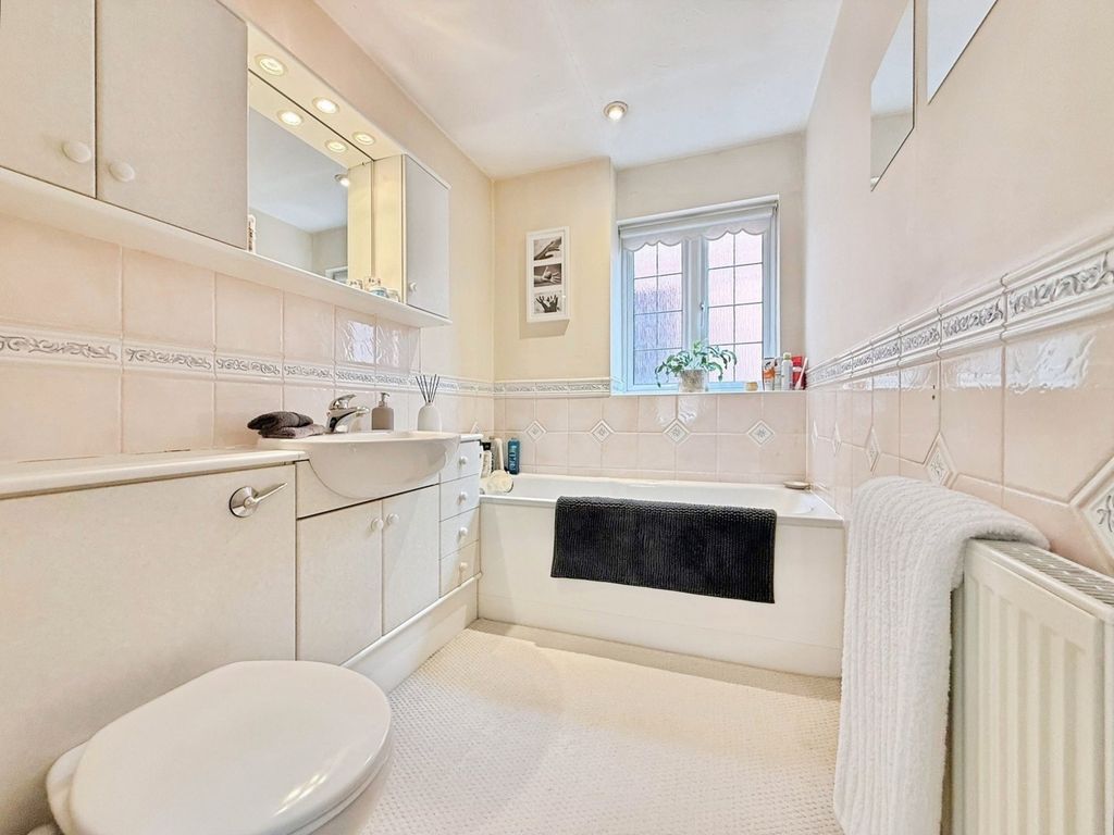 Additional image 17 of 4 bed detached house for saleWoodford Green, Bracknell, Berkshire RG12