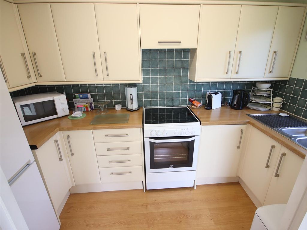 Additional image 5 of 2 bed flat for saleIvyfield Court, Charter Road, Chippenham SN15