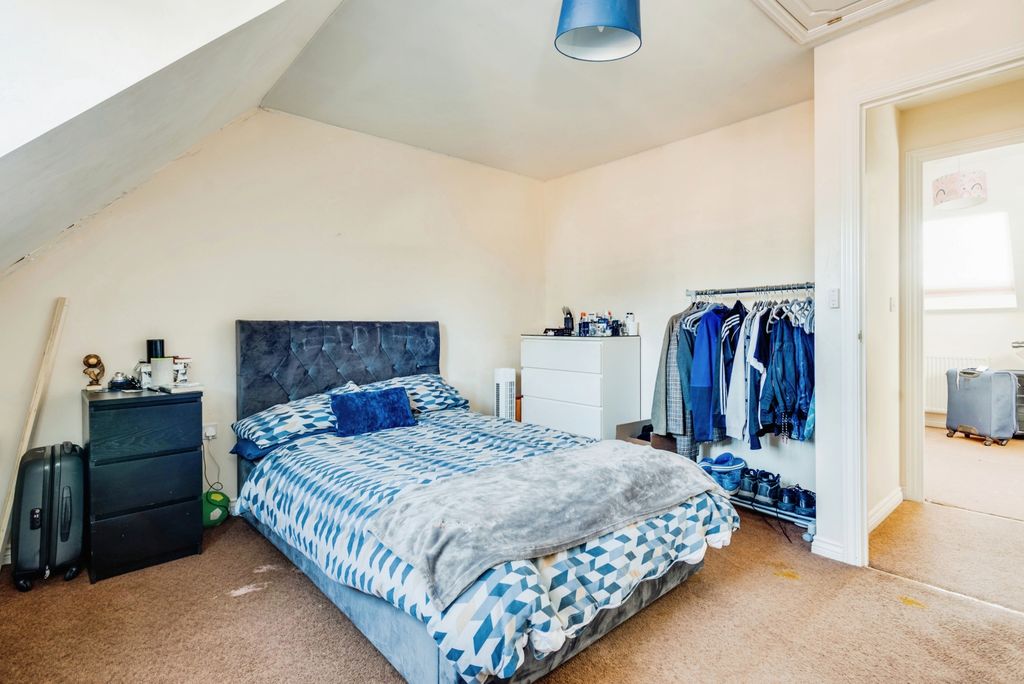 Additional image 8 of 4 bed town house for saleSandbourne Road, Swindon, Wiltshire SN25