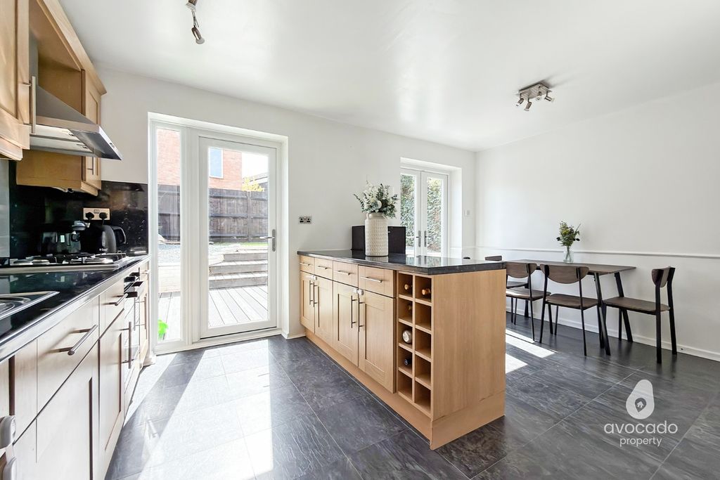 Additional image 3 of 3 bed end terrace house for saleLydney, Bracknell RG12