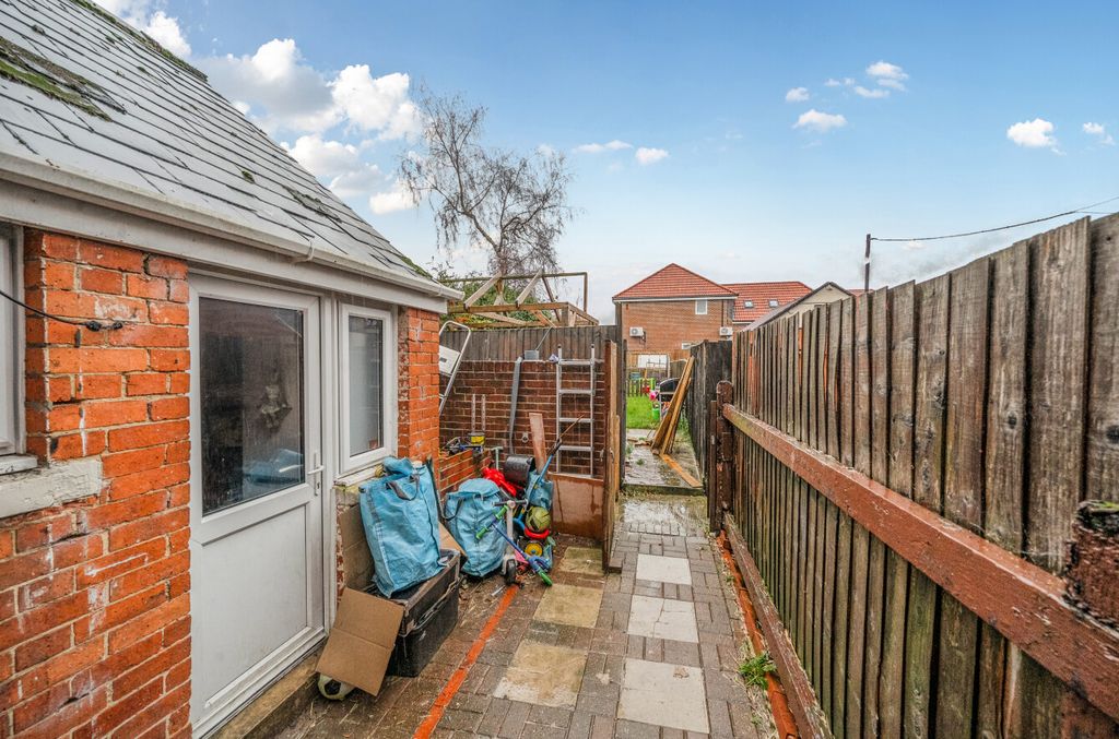 Additional image 12 of 2 bed terraced house for saleHighworth Road, Swindon, Swindon SN3