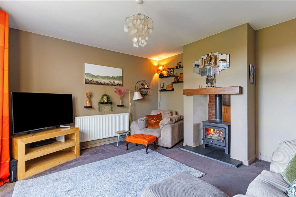Additional image 2 of 4 bed detached house for salePipers Piece, Herd Street, Marlborough, Wiltshire SN8