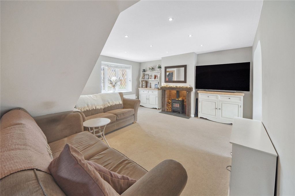 Additional image 6 of 4 bed detached house for saleGifford Road, Stratton, Swindon SN3