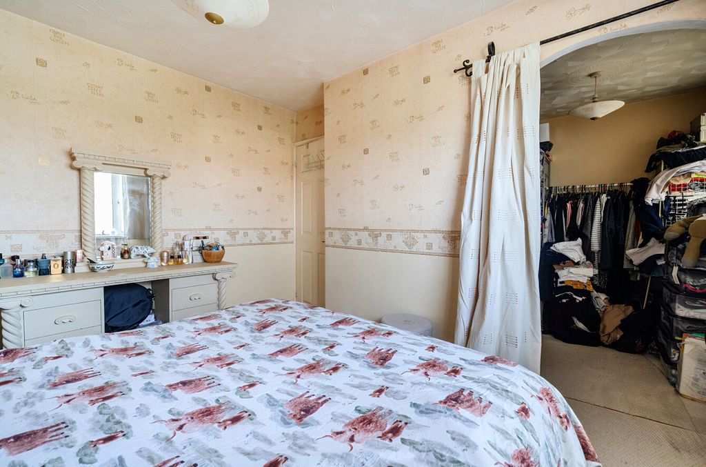 Additional image 12 of 4 bed semi-detached house for saleFairford Crescent, Swindon SN25
