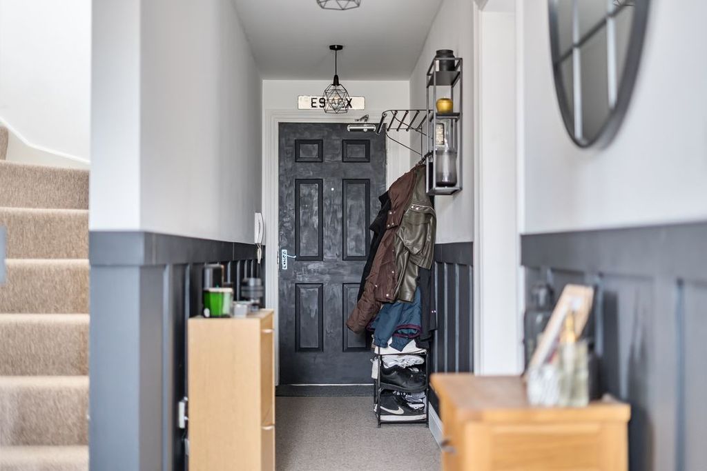 Additional image 7 of 3 bed flat for salePasteur Drive, Old Town, Swindon SN1