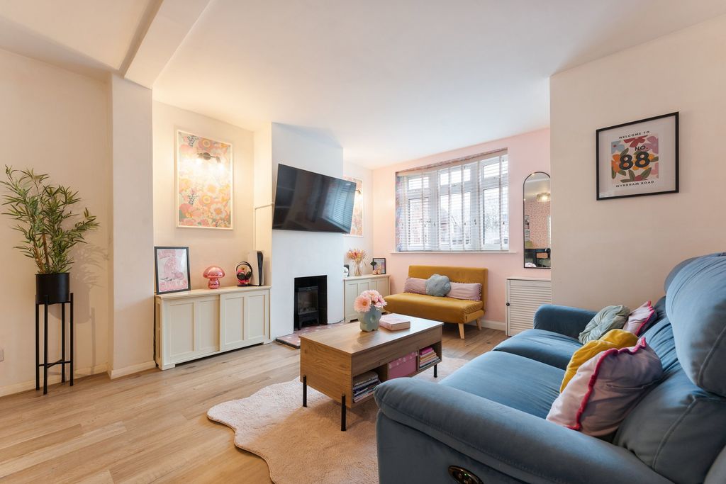 Additional image 8 of 4 bed terraced house for saleWyndham Road, Salisbury SP1