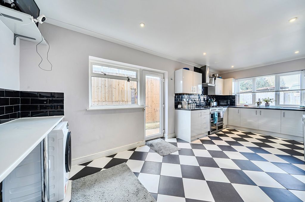 Additional image 4 of 4 bed detached house for saleCricklade Road, Swindon SN2