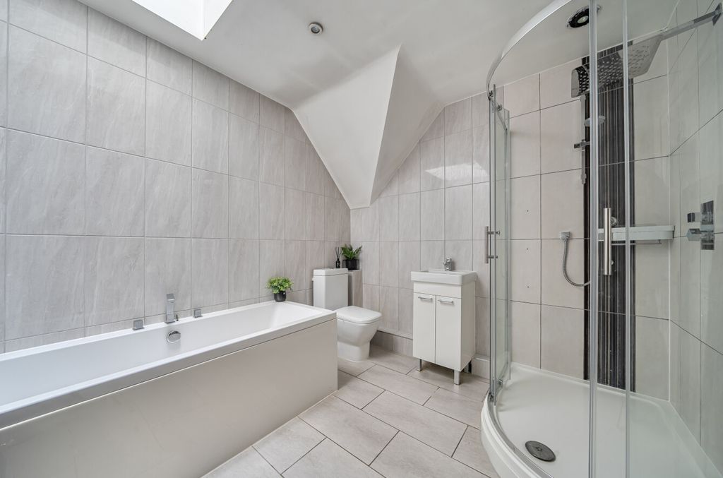 Additional image 6 of 4 bed detached house for saleJigs Lane South, Warfield, Bracknell, Berkshire RG42