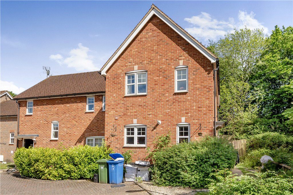 3 bed semi-detached house for salePartridge Close, Bracknell, Berkshire RG12