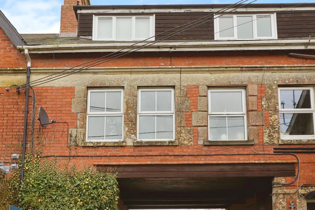 Additional image 4 of 1 bed flat for saleVictoria Street, Shaftesbury SP7