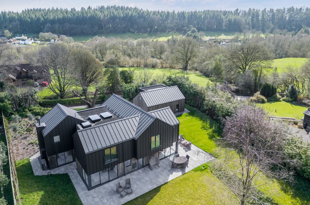 5 bed detached house for saleCrockerton, Warminster BA12 photo 2