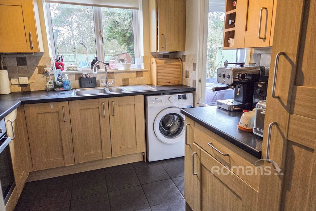 Additional image 6 of 3 bed semi-detached house for saleWargrove Drive, College Town, Sandhurst GU47