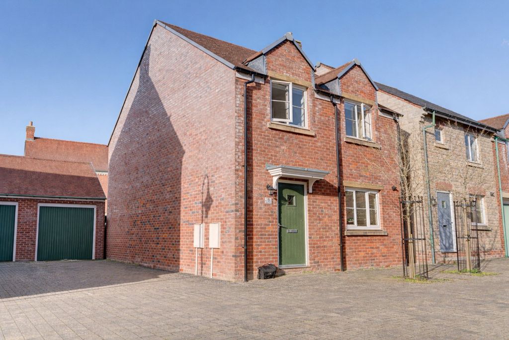 Additional image 12 of 4 bed detached house for saleStaldon Court, East Wichel, Swindon, Wiltshire SN1