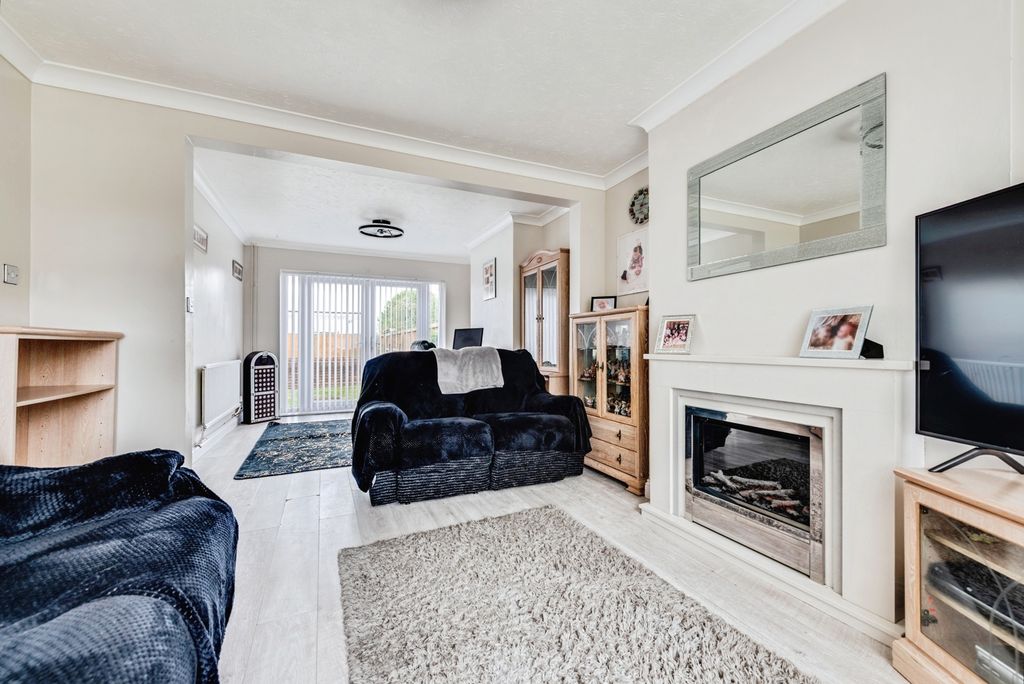 Additional image 4 of 4 bed semi-detached house for saleCollett Avenue, Swindon, Wiltshire SN2