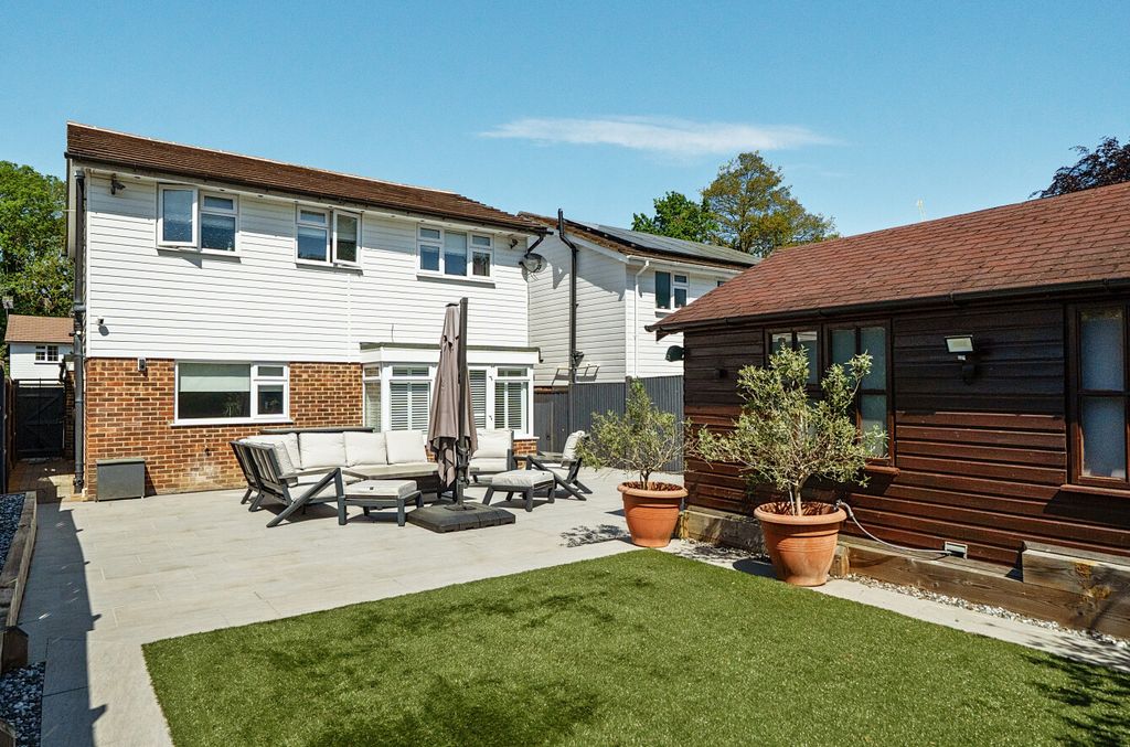 Additional image 7 of 4 bed detached house for saleKyle Close, Bracknell, Berkshire RG12