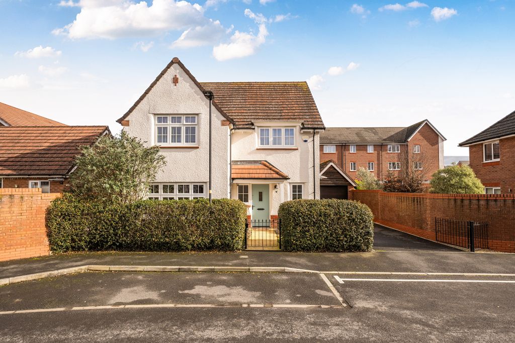 4 bed detached house for saleLordswood, Swindon SN3
