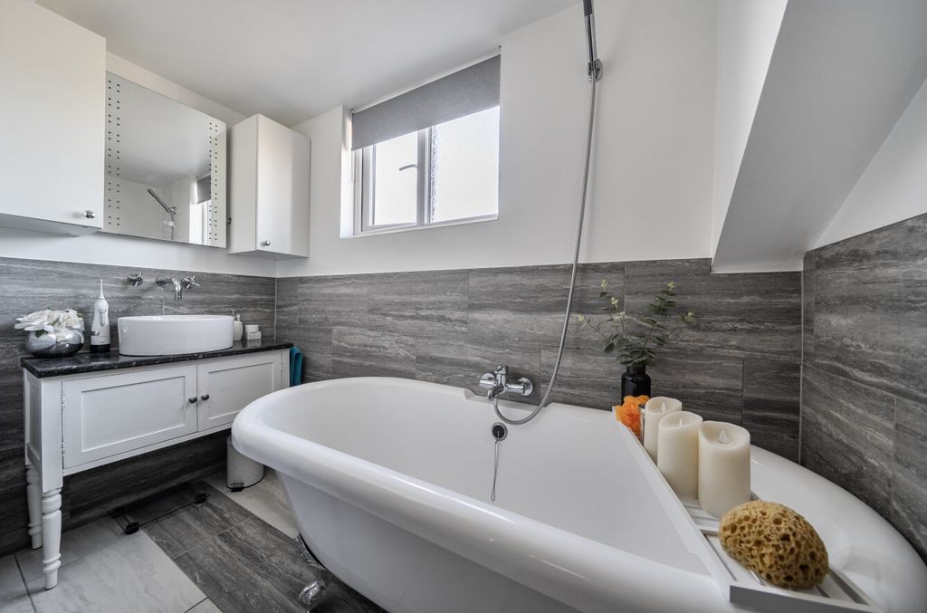 Additional image 10 of 3 bed bungalow for saleCloche Way, Stratton St Margaret, Swindon SN2