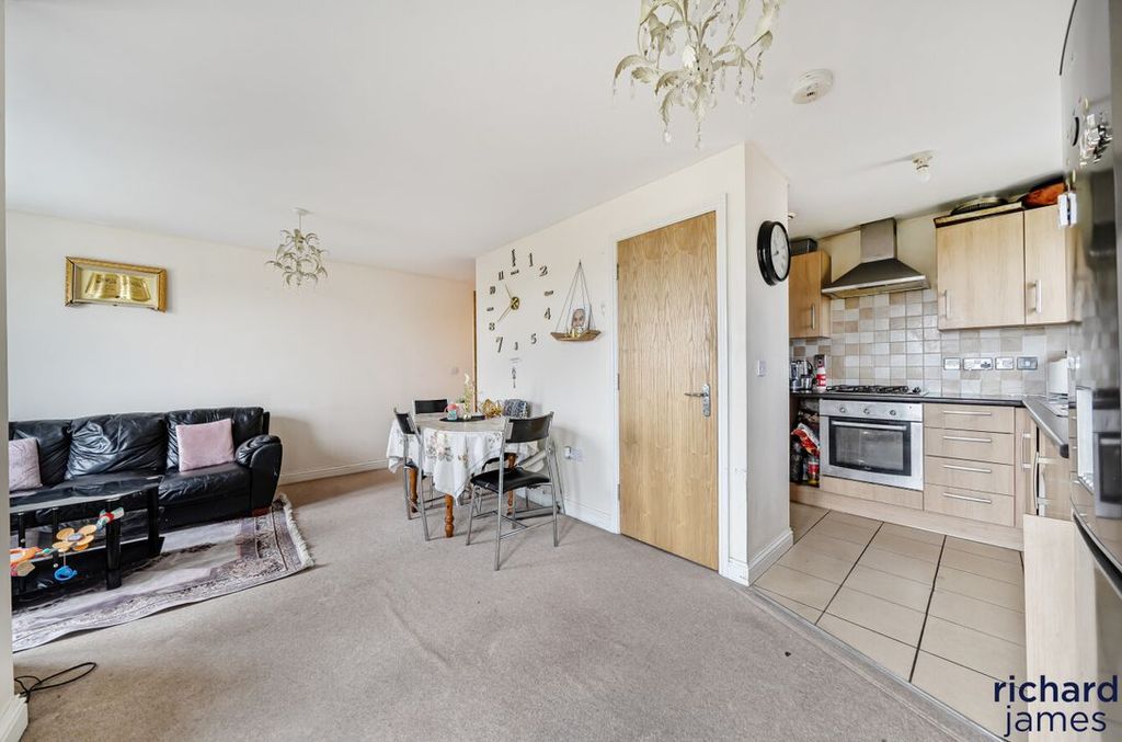 Additional image 2 of 2 bed flat for saleTwickenham Close, Stratton St Margaret, Swindon SN3