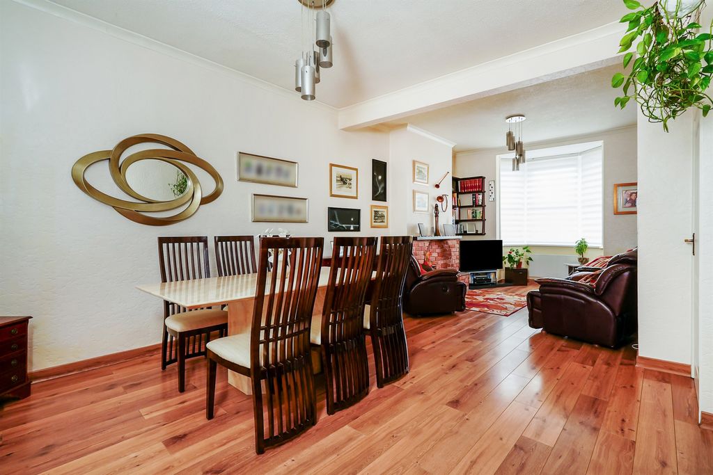 Additional image 2 of 4 bed terraced house for saleKent Road, Swindon SN1