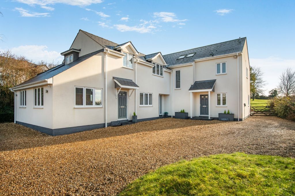 6 bed detached house for saleGunville Road, Winterslow, Salisbury, Wiltshire SP5