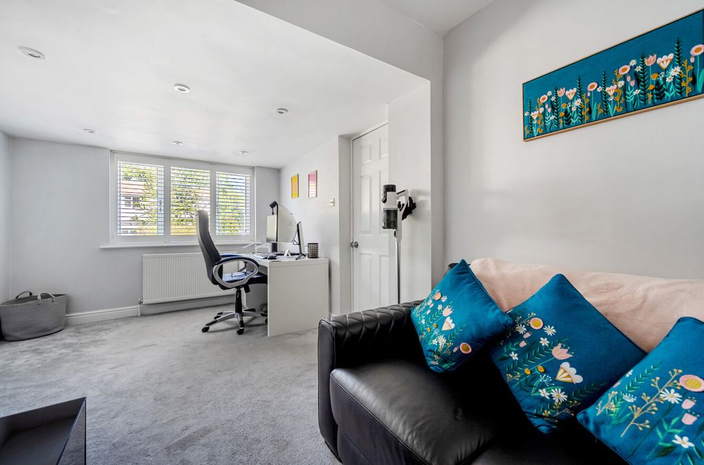 Additional image 6 of 4 bed detached house for saleKyle Close, Bracknell, Berkshire RG12